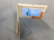 वीडियो बॉक्स एलसीडी वीडियो ब्रोशर 7 इंच एलसीडी स्क्रीन एचडी 8 जीबी मेमोरी लकड़ी के बॉक्स प्रकाश संवेदक